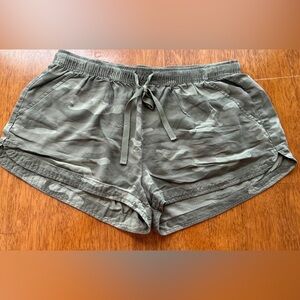 Camo Green Women's Shorts Large